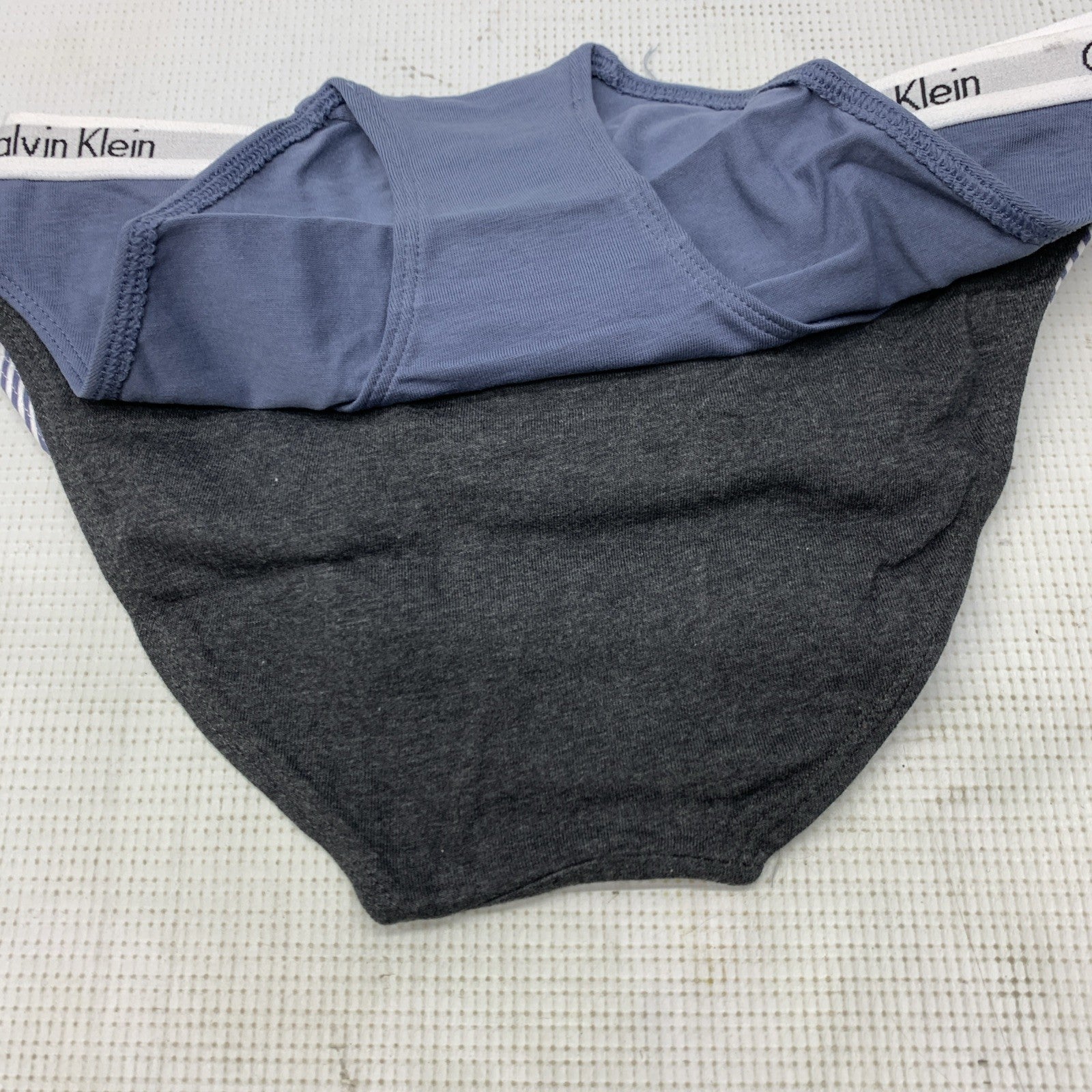 Calvin Klein Women's Carousel Bikini Panty Size X-Small Underwear QP12580 3 Pack