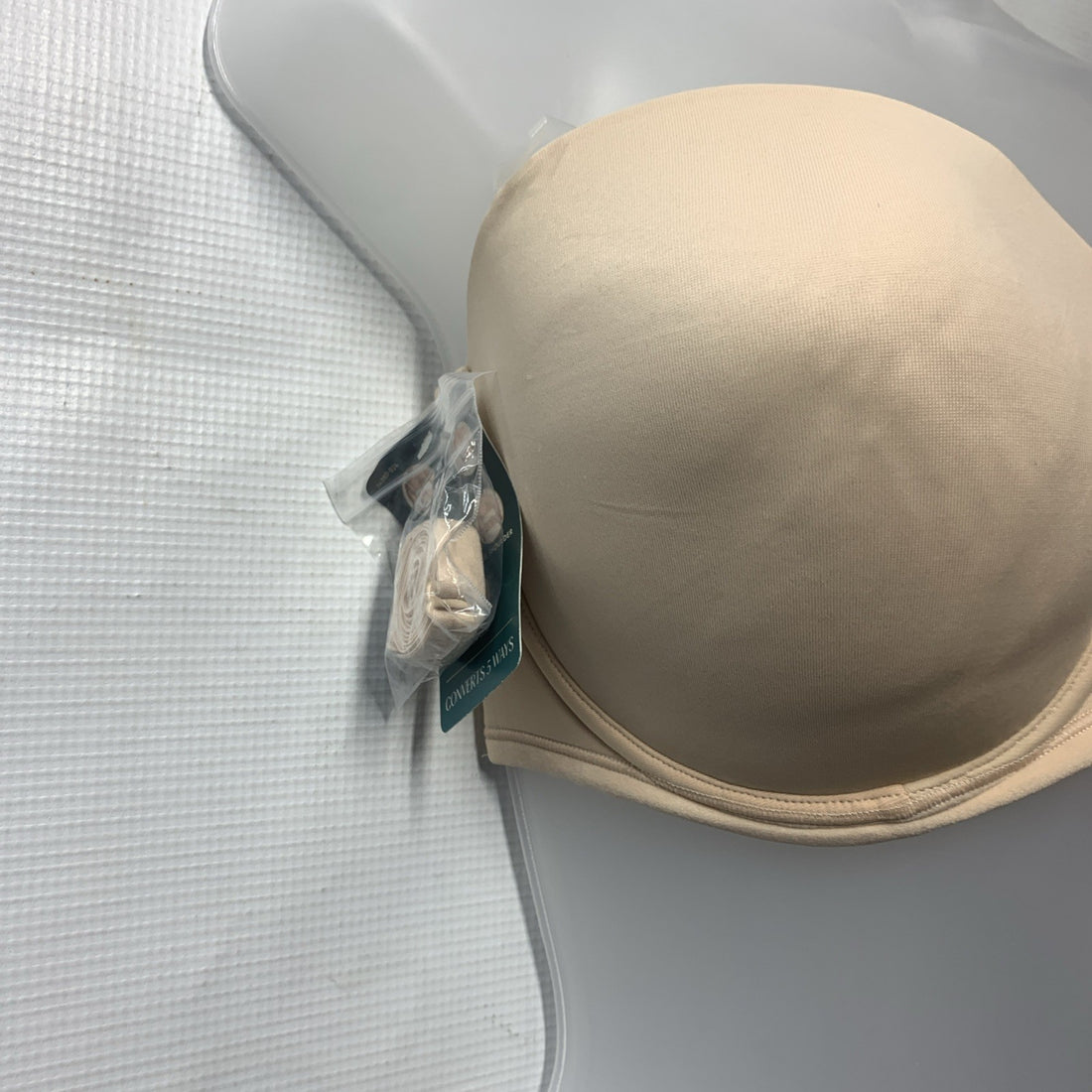 Vanity Fair 74380 Women's Bra Strapless Beauty Back Underwire Size 36DD Beige