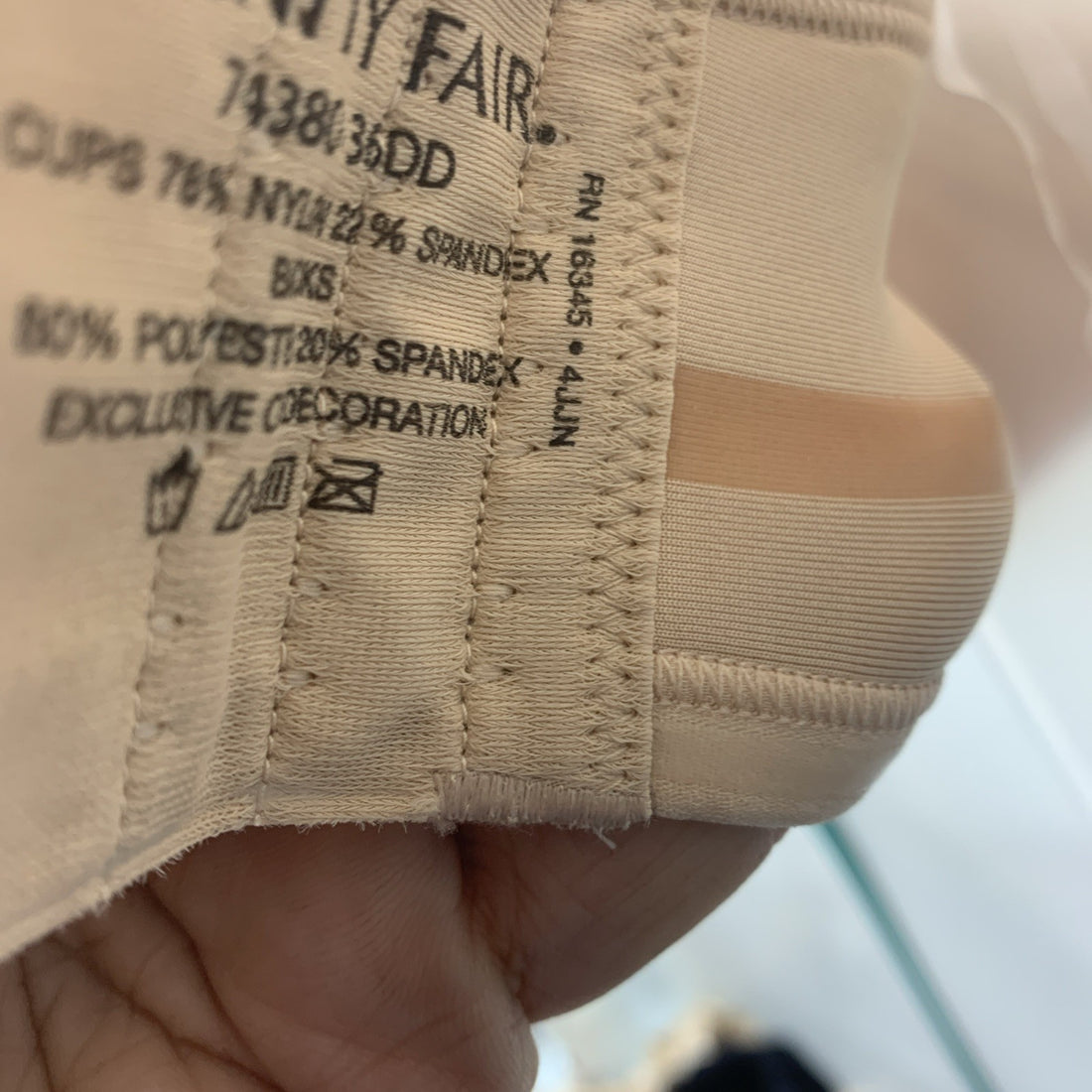 Vanity Fair 74380 Women's Bra Strapless Beauty Back Underwire Size 36DD Beige