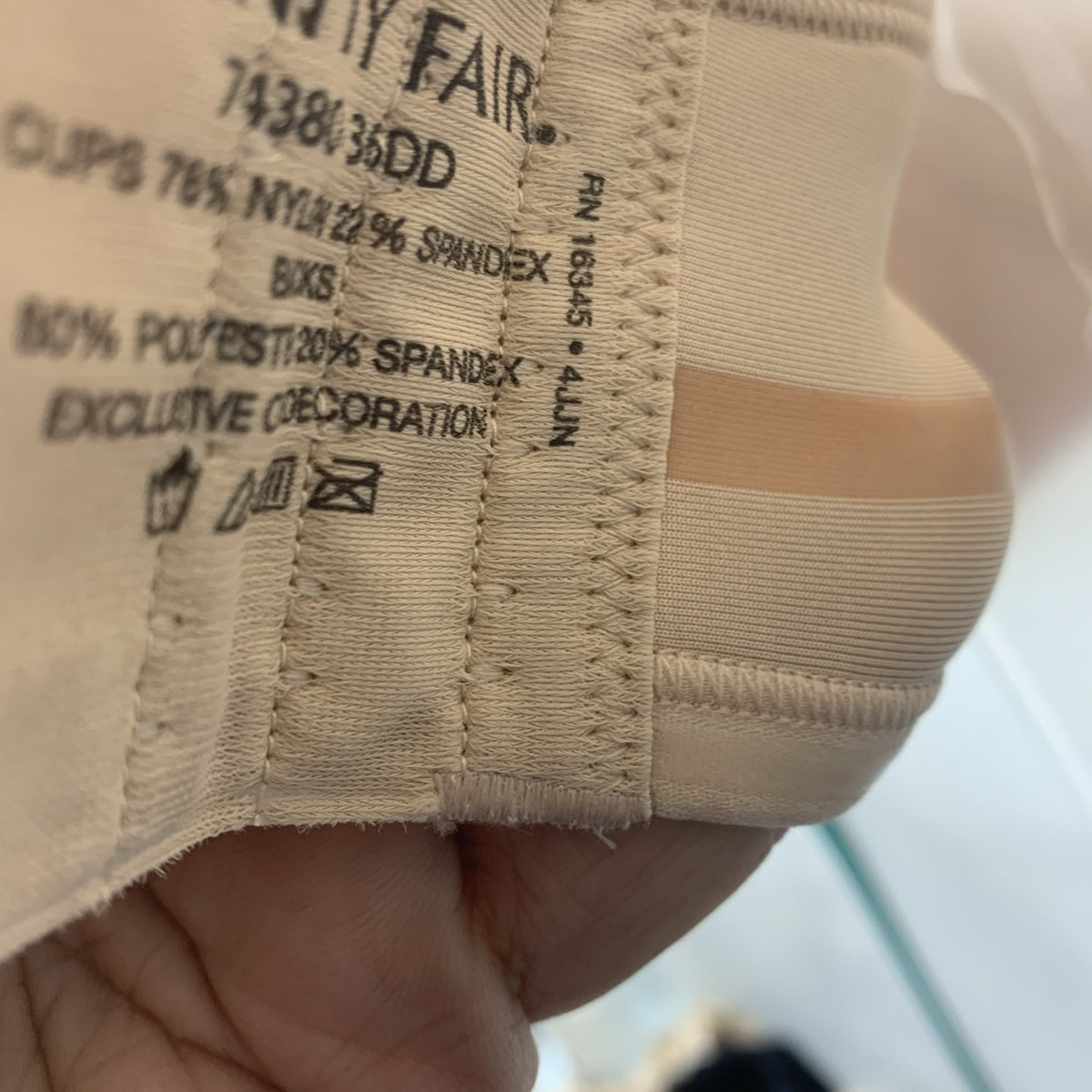 Vanity Fair 74380 Women's Bra Strapless Beauty Back Underwire Size 36DD Beige