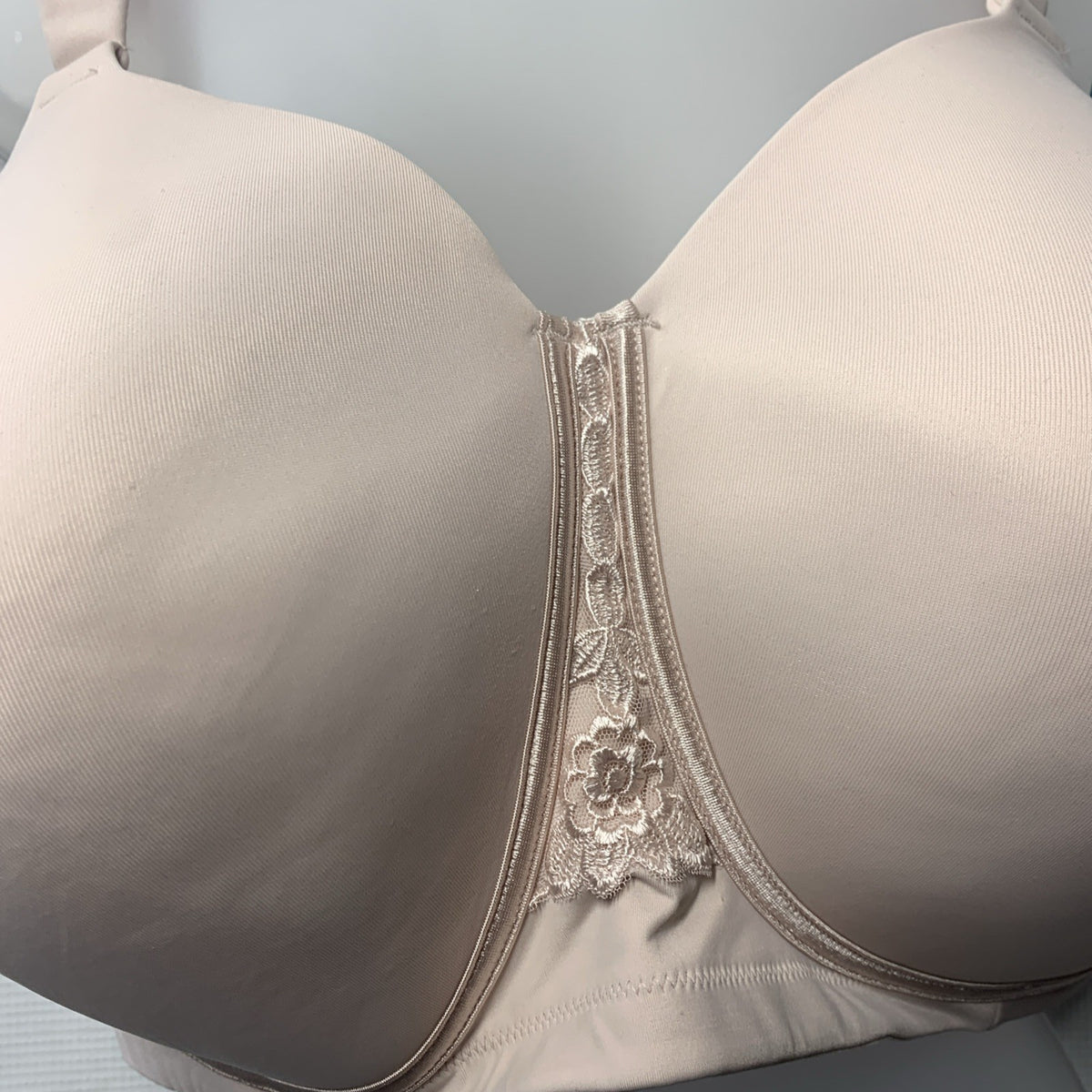 Vanity Fair 71380 Womens Full Figure Beauty Back Smoothing Bra 4 Way Stretch 42H