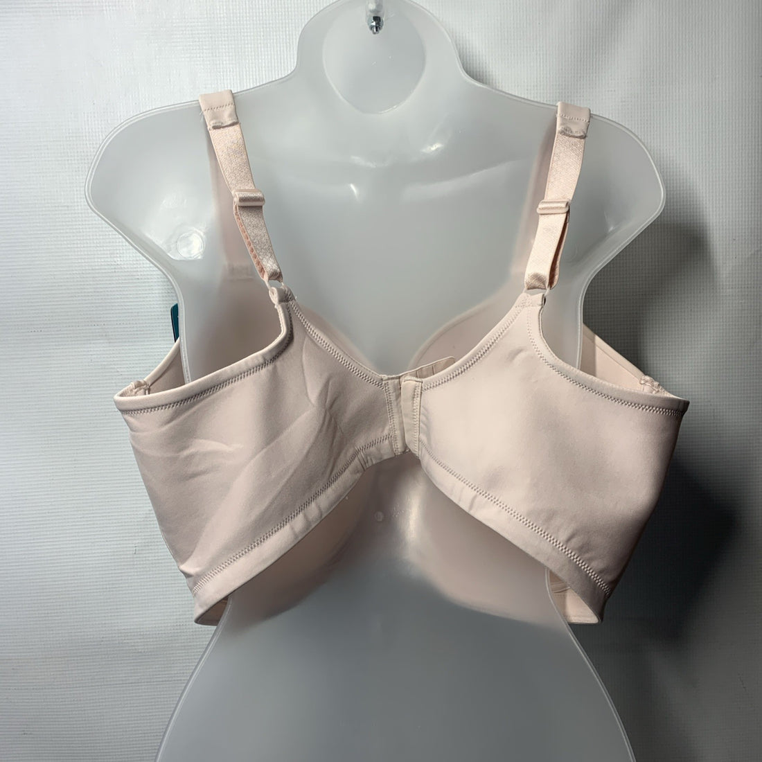 Vanity Fair 71380 Womens Full Figure Beauty Back Smoothing Bra 4 Way Stretch 42H