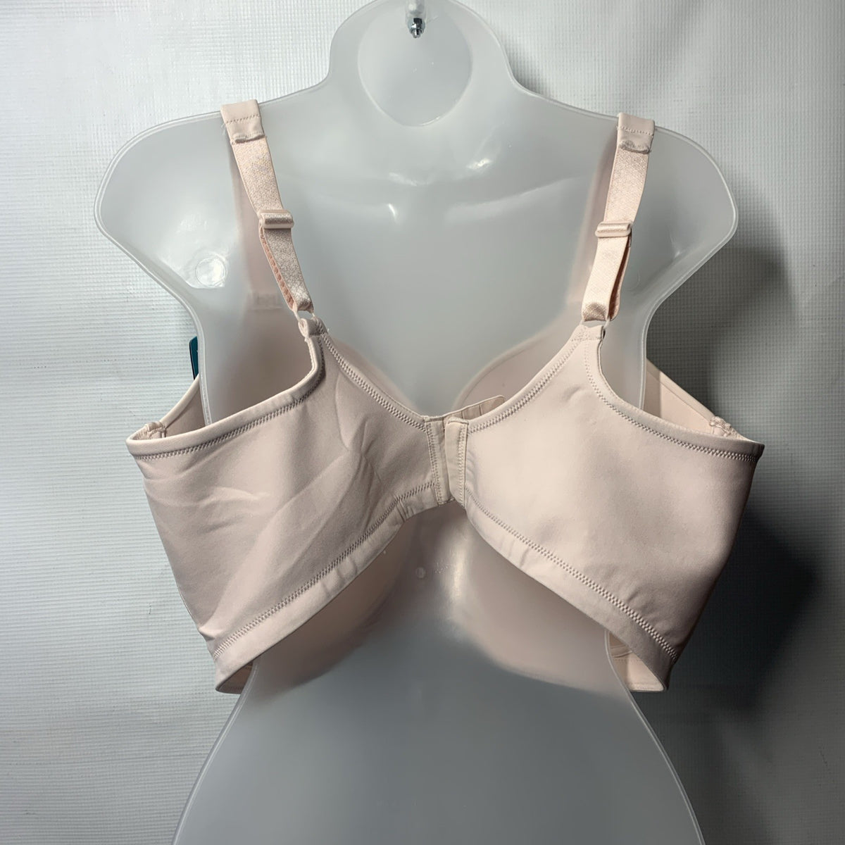 Vanity Fair 71380 Womens Full Figure Beauty Back Smoothing Bra 4 Way Stretch 42H
