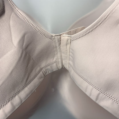 Vanity Fair 71380 Womens Full Figure Beauty Back Smoothing Bra 4 Way Stretch 42H