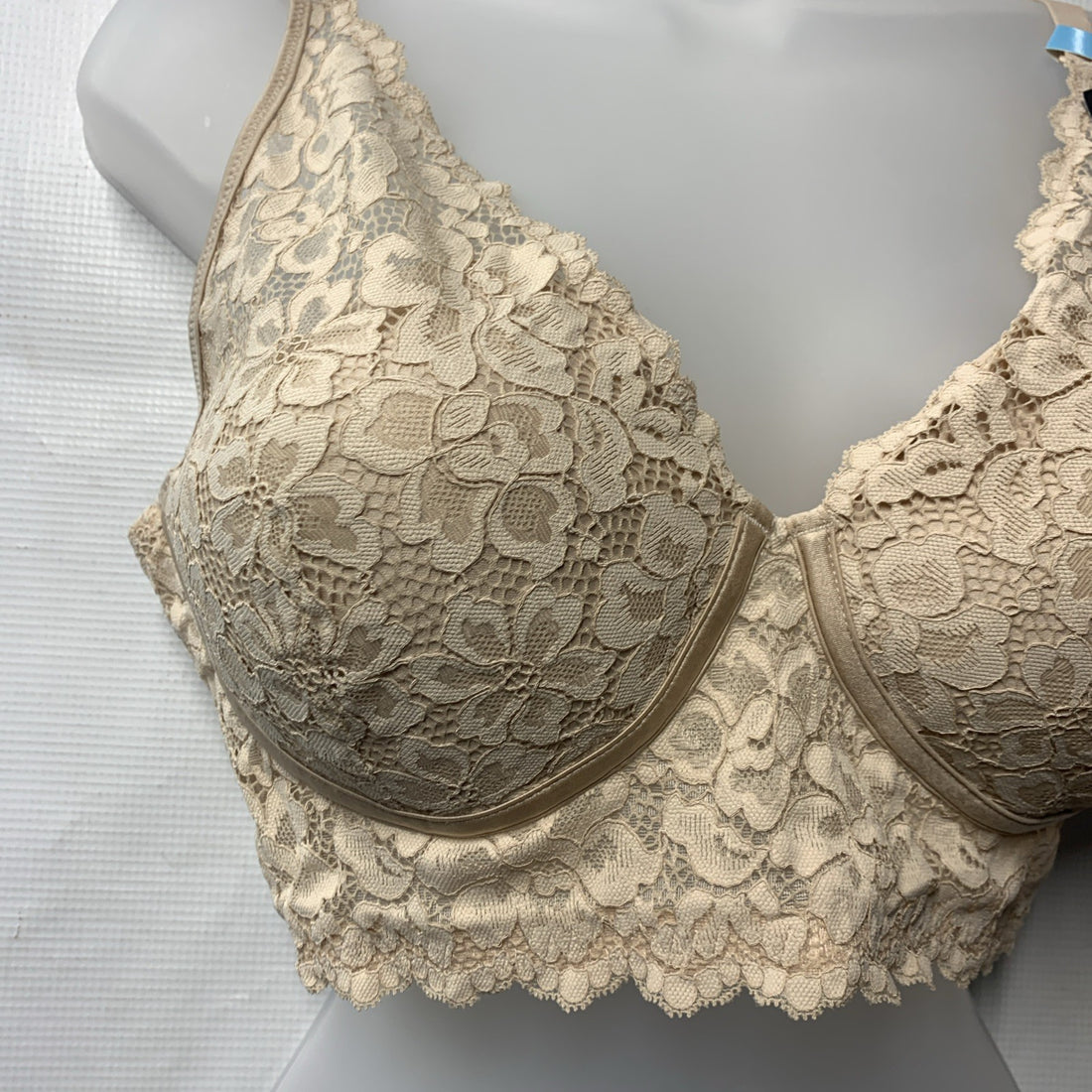 Maidenform DM1188 Women's Casual Comfort Bralette Wireless 40C Foam-lined Cups