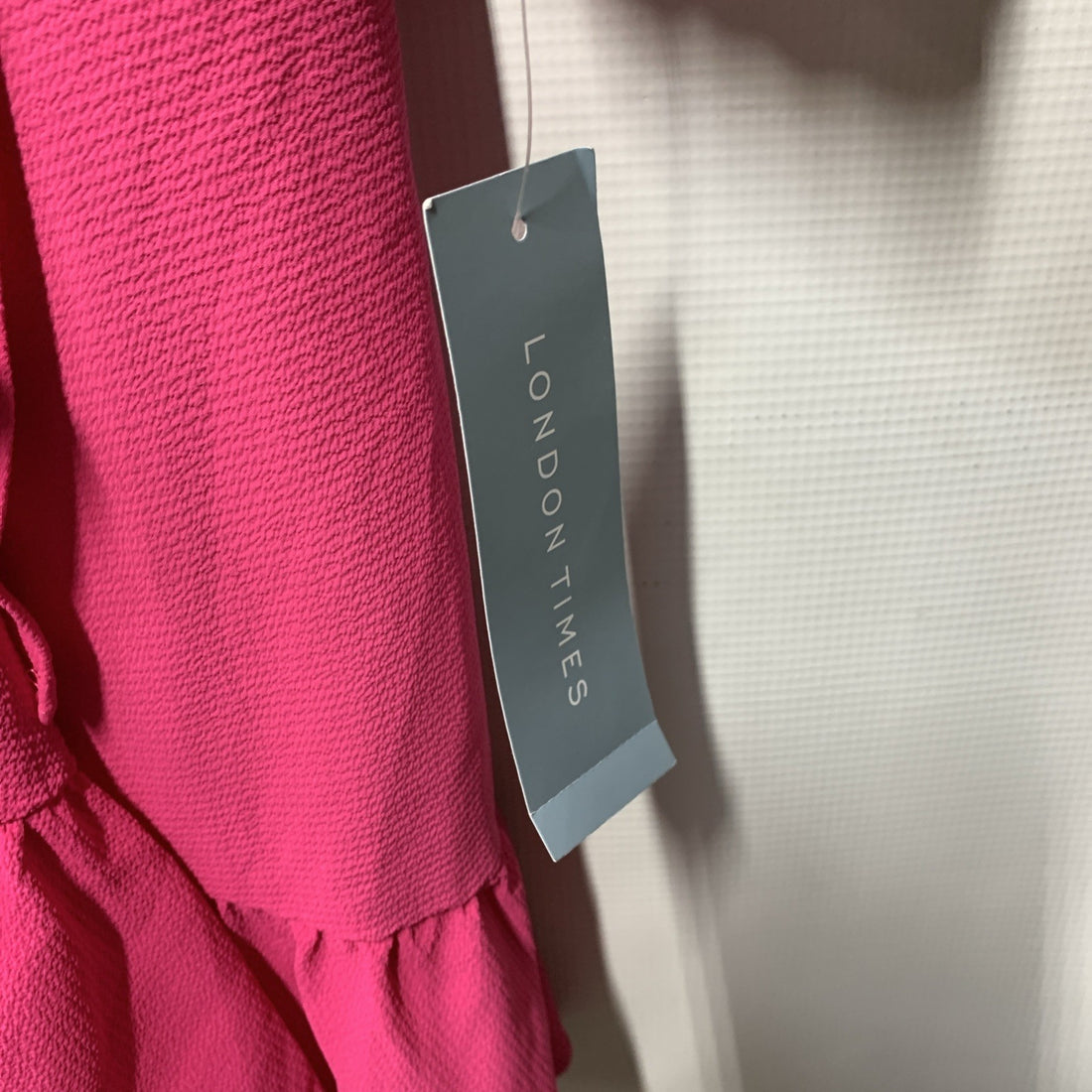 London Times V-Neck Ruffle Detail Long Sleeve Dress Women's Casual Size 6 Pink