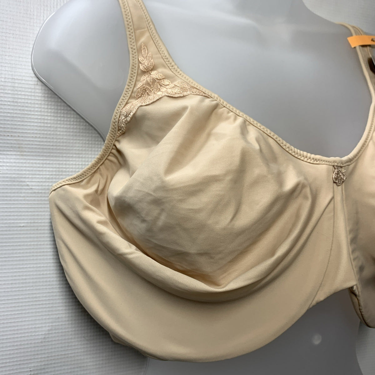 Bali Passion DF3385 Full Coverage Lightly Lined Cups Underwire Bra No-slip 44DD