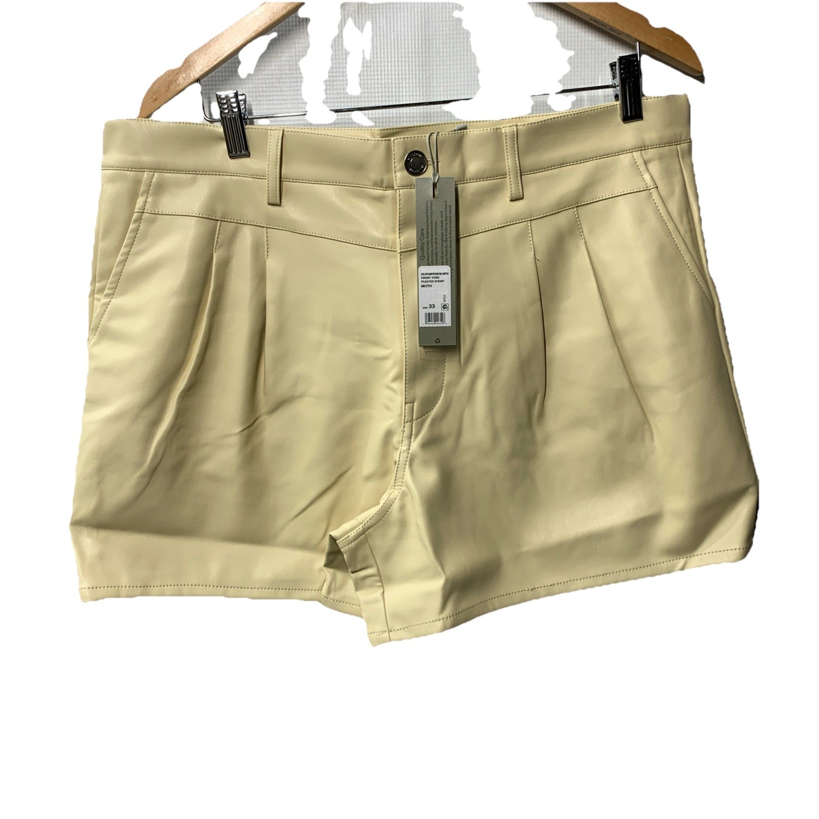 HUDSON Women's Mid Rise Pleated Short Size 33 Moth Collection with Pockets