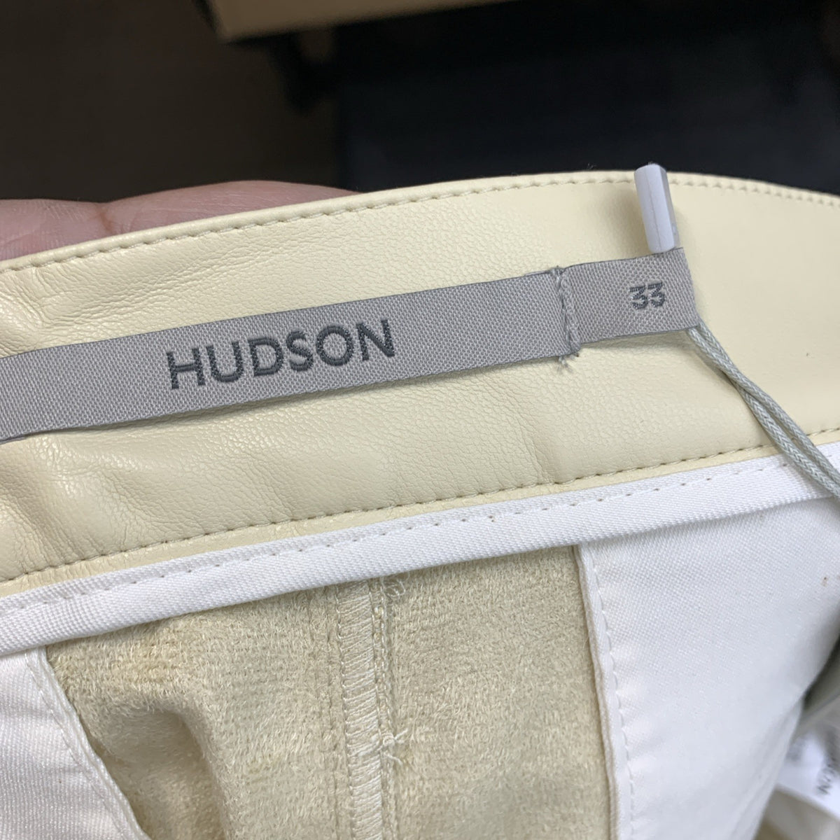 HUDSON Women's Mid Rise Pleated Short Size 33 Moth Collection with Pockets