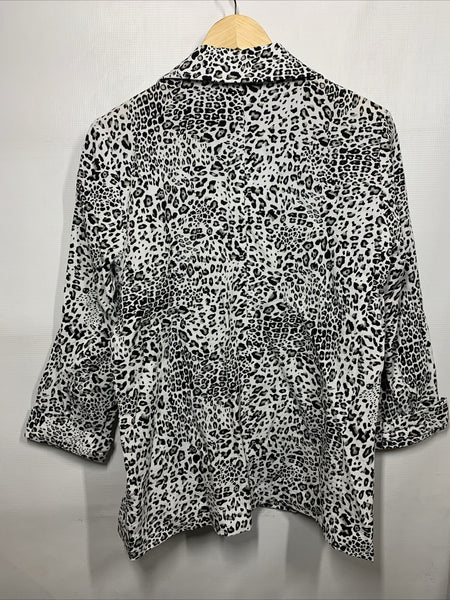 MULTIPLES Women's Tucked Cuff Three Quarters Sleeve Lapel Front Jacket Size M