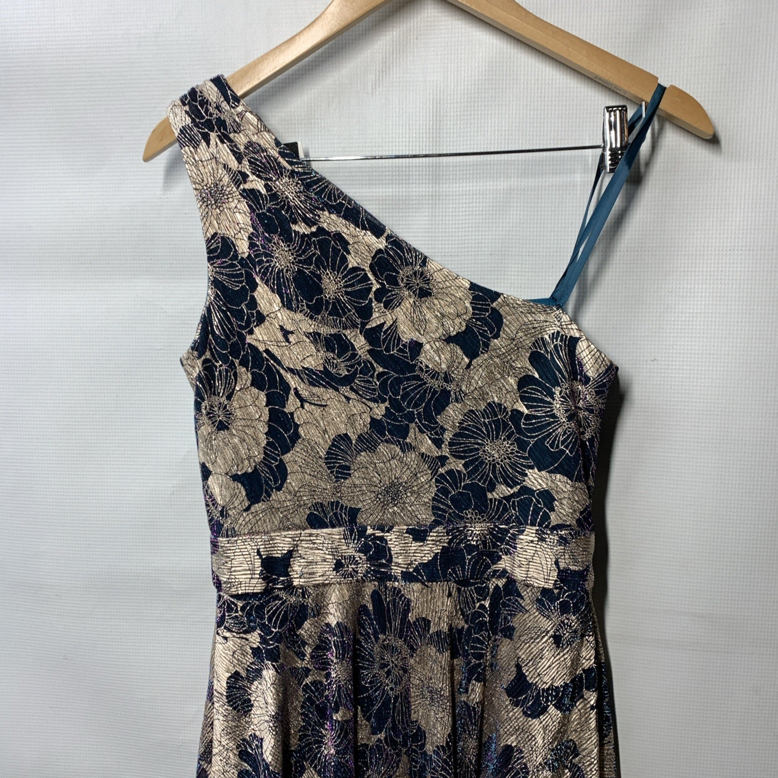 Betsy & Adam Women's One-Shoulder Elegant Cocktail Gown Dress Sleeveless Size 8