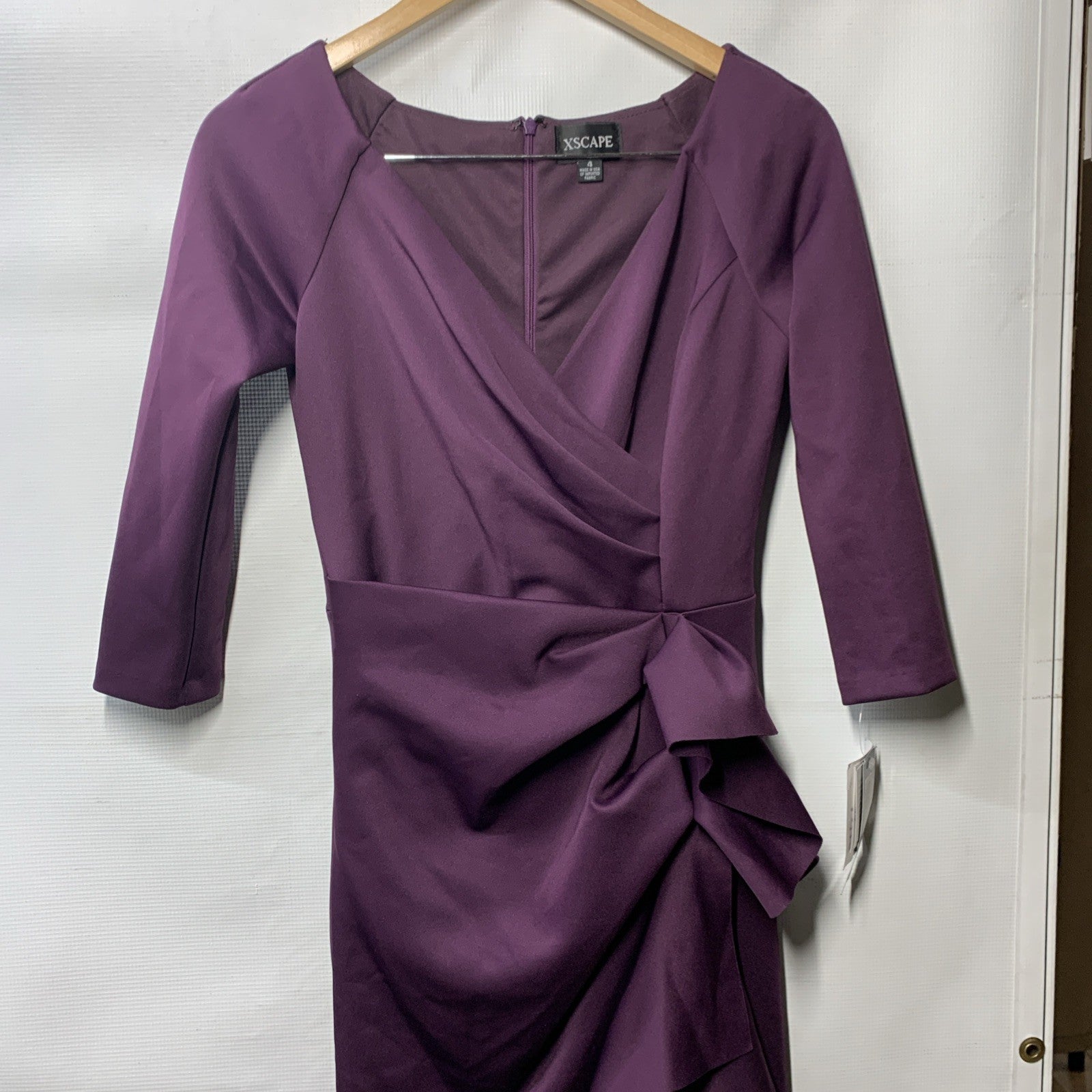 Xscape Women's Long 3/4 Sleeve V-Neck Side Ruched Gown Dress Elegant Size 4