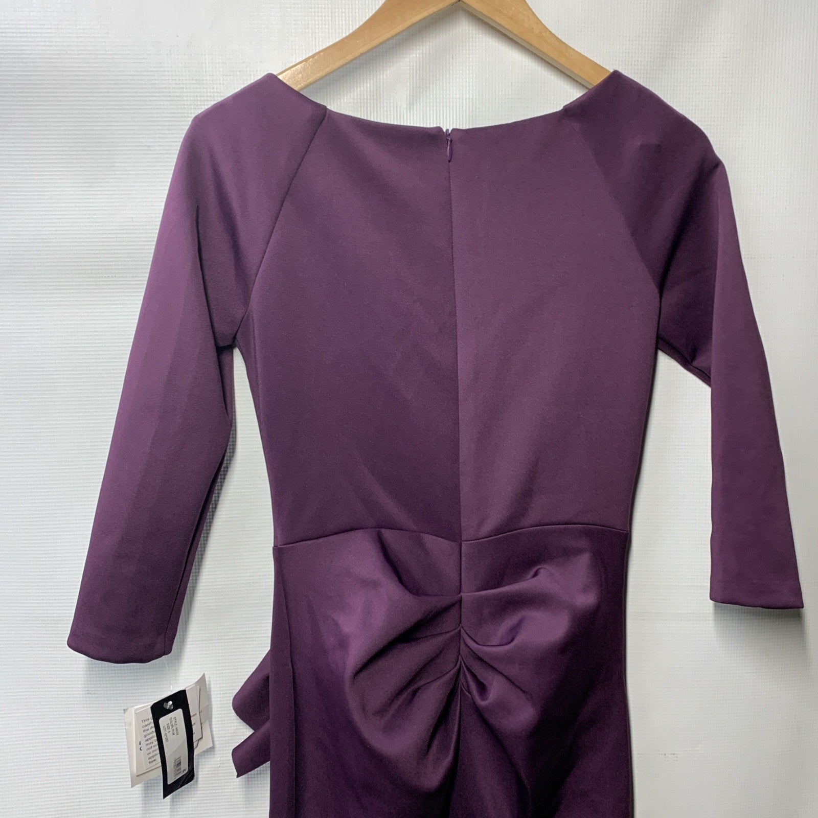 Xscape Women's Long 3/4 Sleeve V-Neck Side Ruched Gown Dress Elegant Size 4