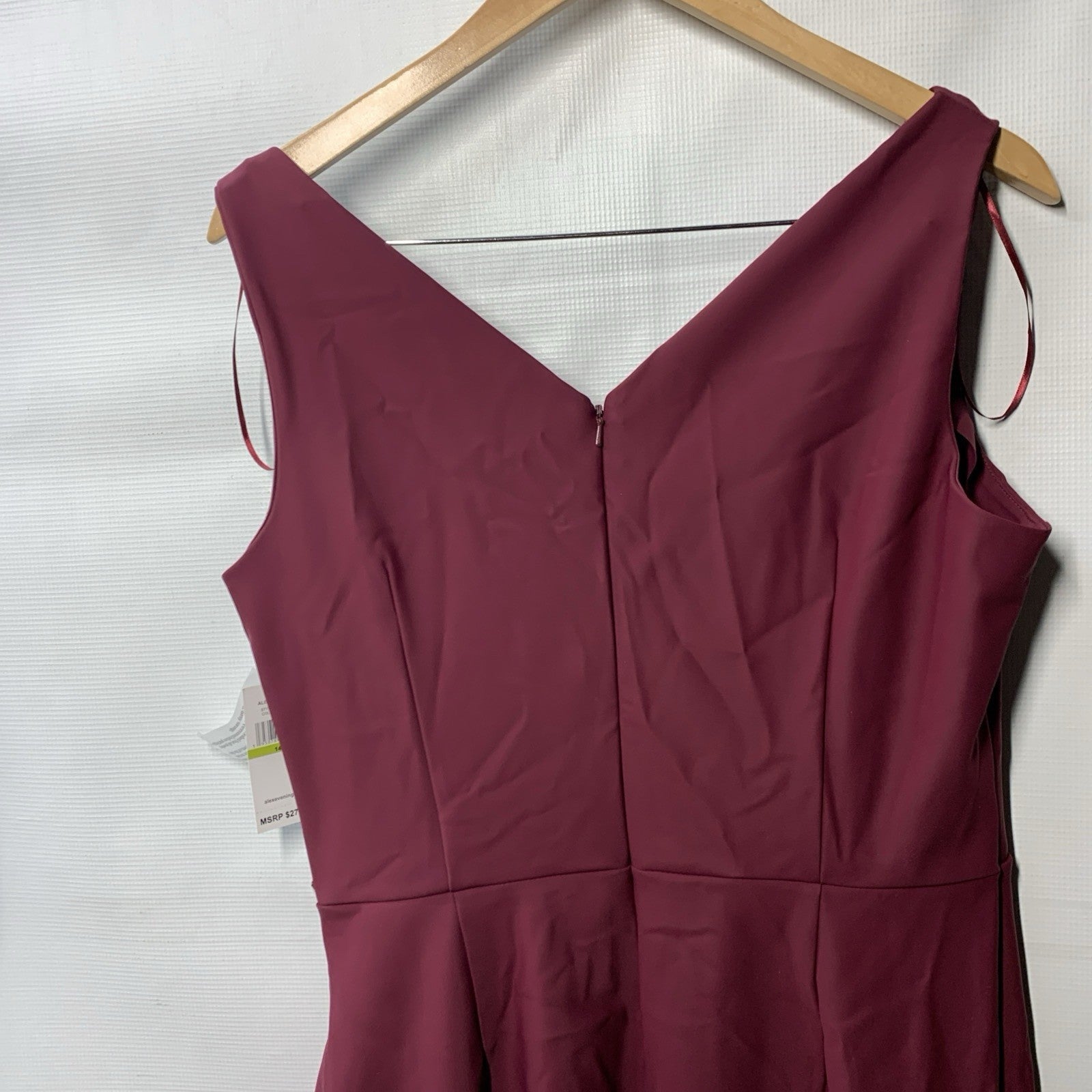 Alex Evenings Sleeveless V-Neck Gown Dress Sleeveless Party Cocktail Size 14