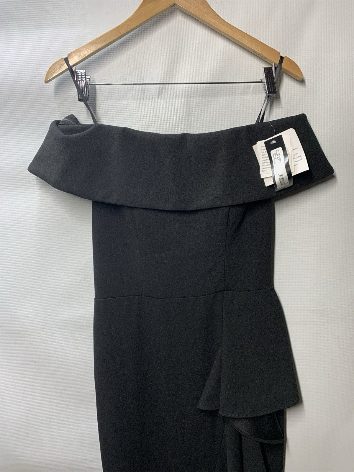 Betsy & Adam Long Off Shoulder Cascade Ruffle Stetch Scuba Crepe Gown Size 8 BLK