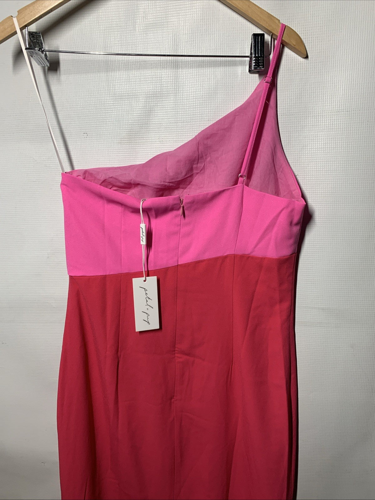 Petal and Pup Two-Toned Xiomar One-Shoulder Midi Party Dress Size 8 Sleevelesss