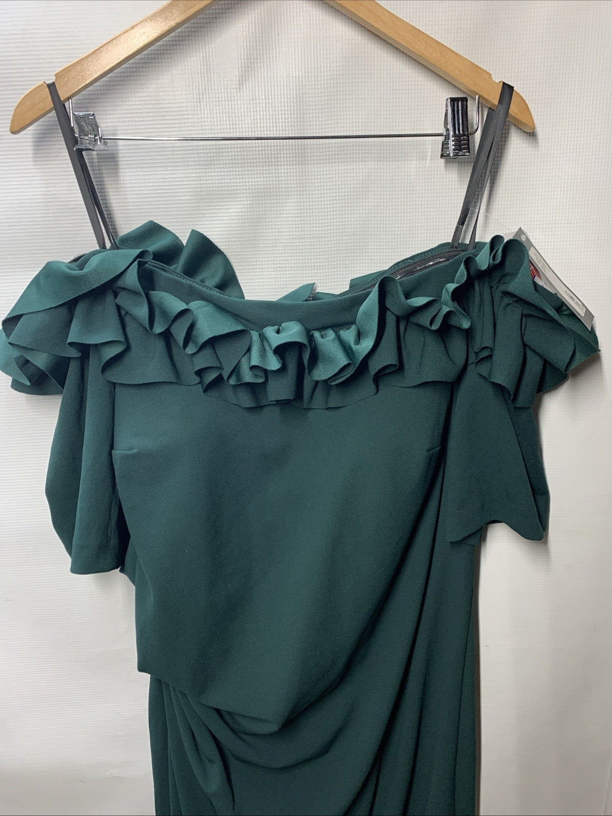 Xscape Women's Long Off The Shoulder Scuba Crepe Dress Cocktail Party - Size 18W