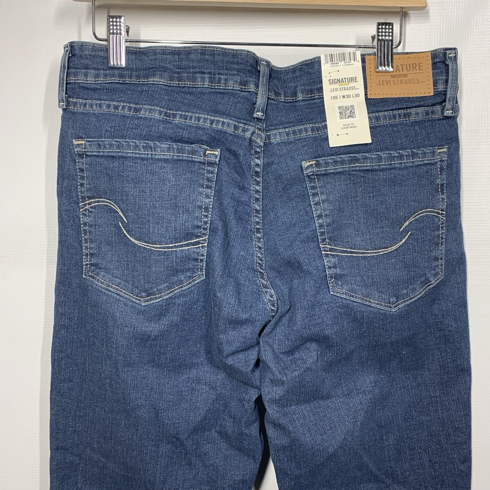 Women's Signature Gold Totally Shaping Straight 10S Stretch Jeans Long Pants