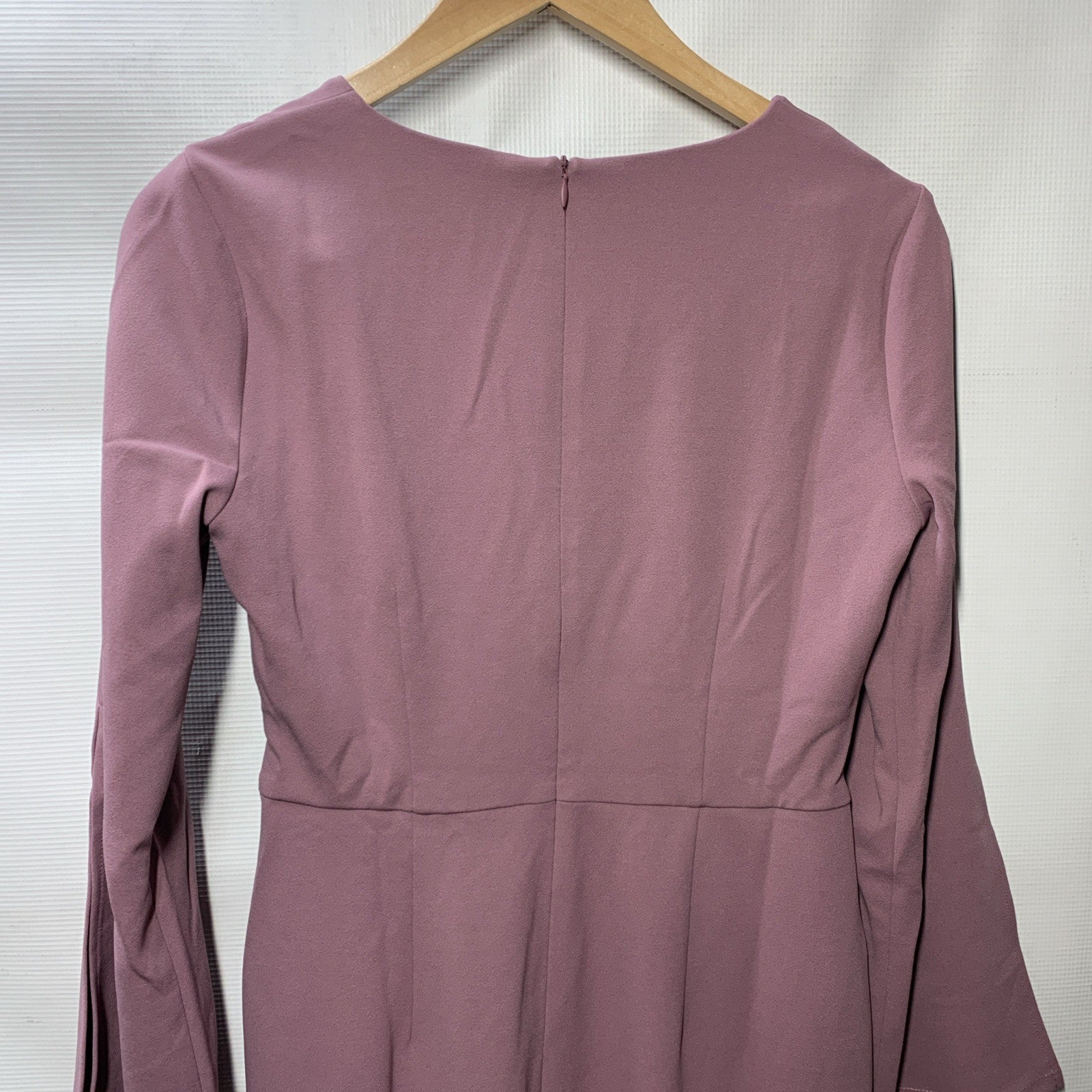 London Times Women's Dress V-Neck Side Twist Flare SLV Sheath with Slit Size 4