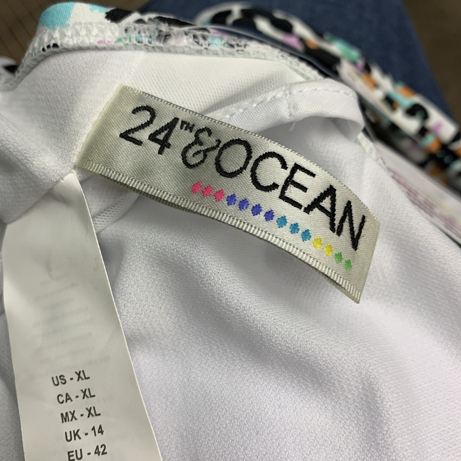 24th & Ocean TF4AB89 Swimsuit Cutout High Neck Tankini Top Swimwear Size XL