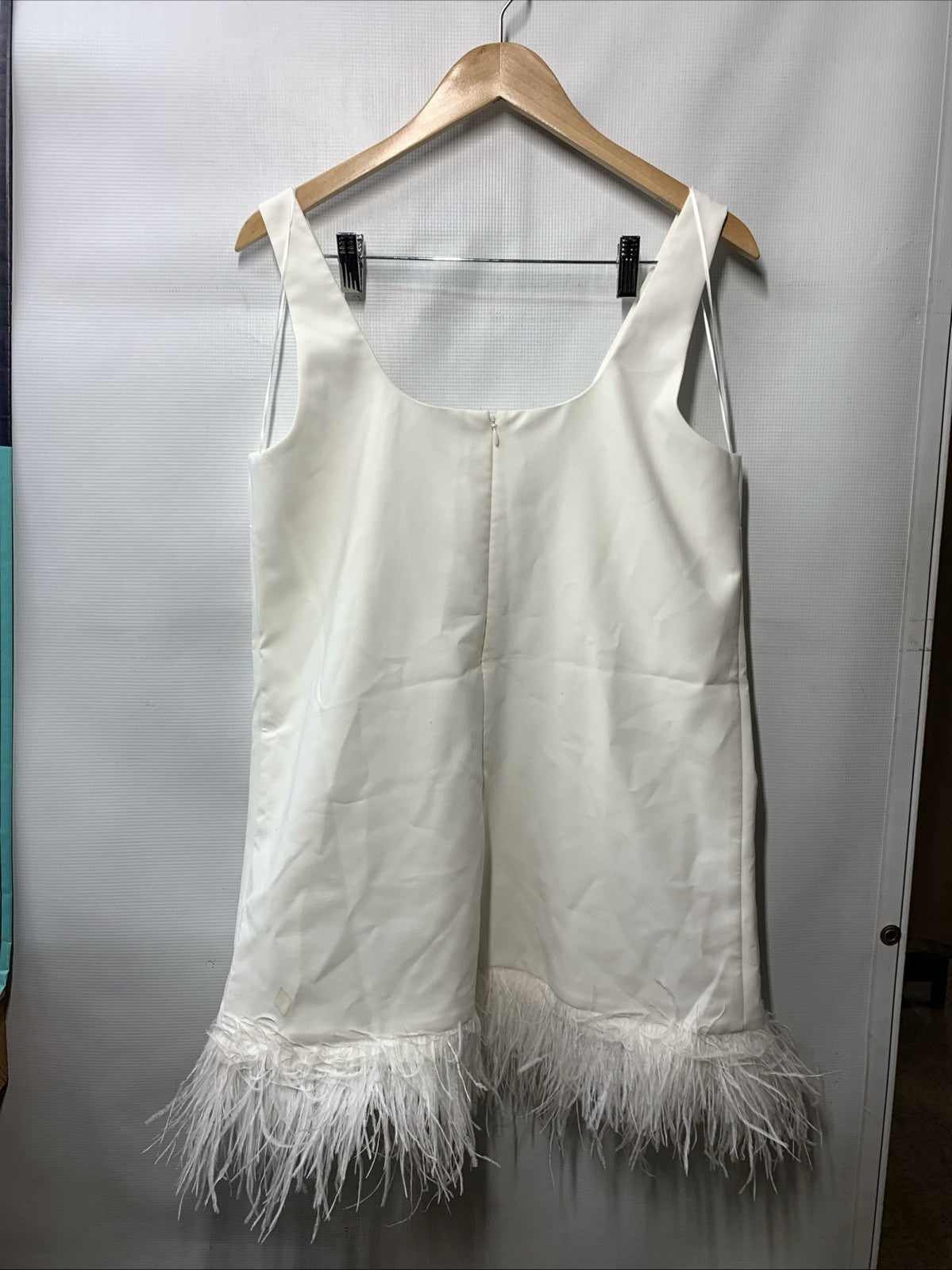 Likely Scooped Marullo Dress Sleeveless with Ostrich Feathers Size 12 White