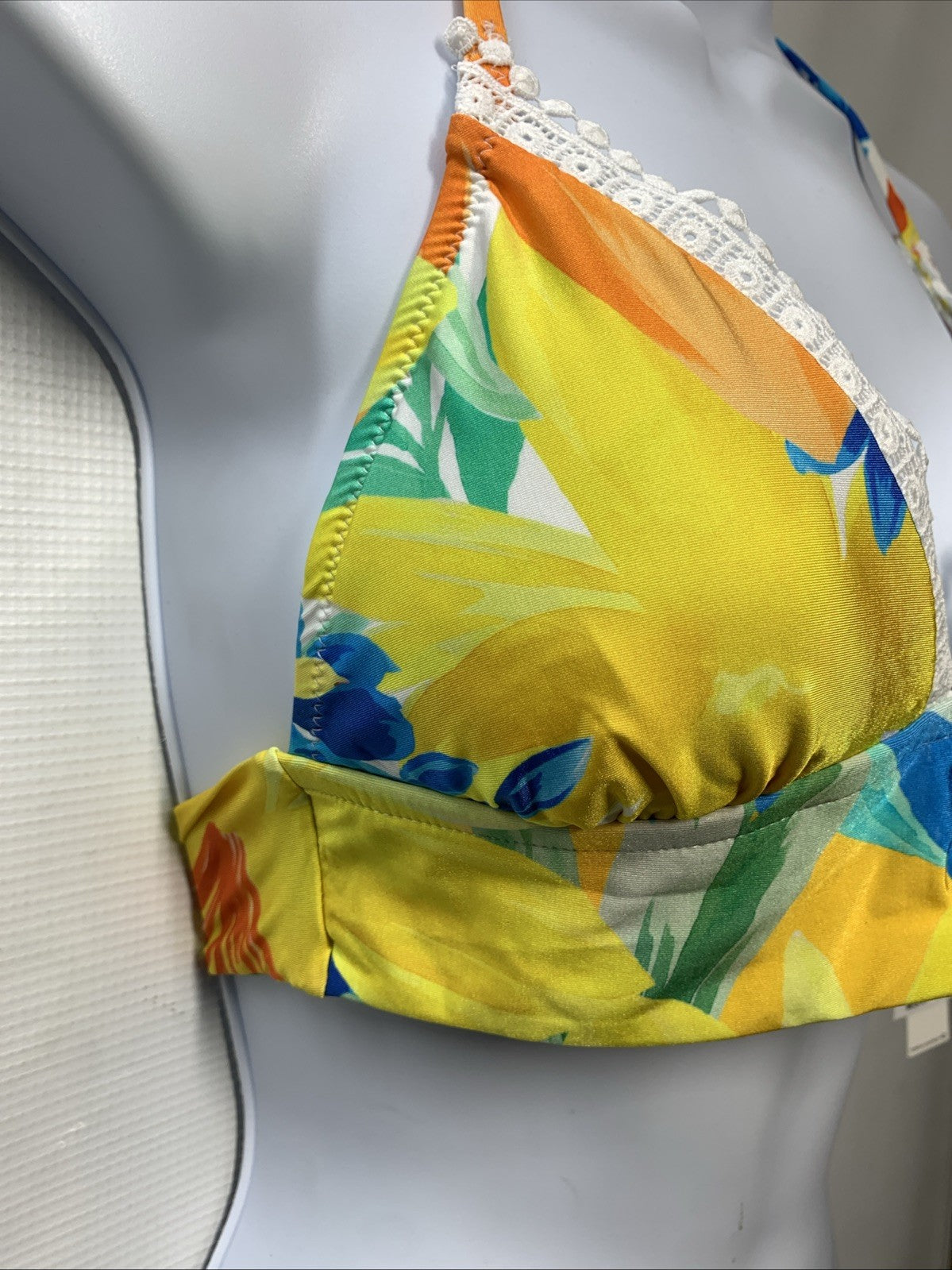Sunshine 79 S737-0120 Triangle Halter Bikini Swimsuit Top Beach Swimwear Size 6