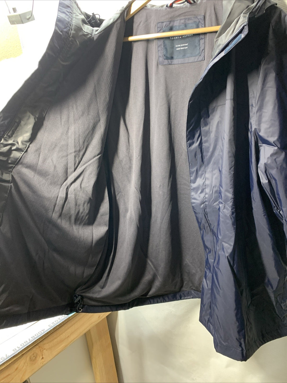 Tommy Hilfiger Mens Lightweight Breathable Waterproof Hooded Rain Jacket Sz - XL