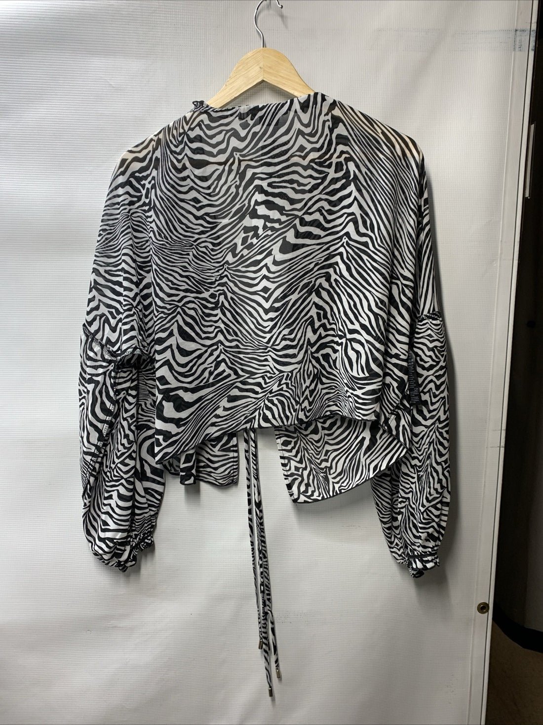 City Chic Women's Plus Size Top Corina V-neckline Zebra Full length Sleeve Sz 12