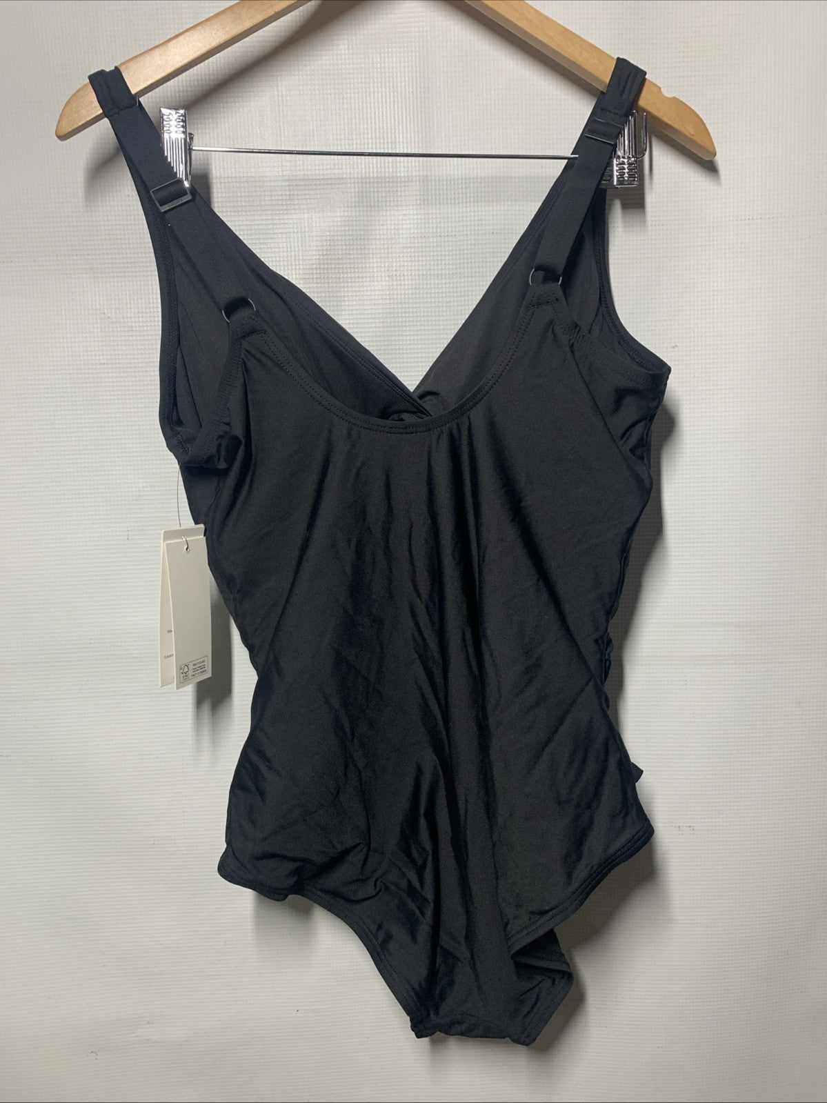 DKNY DI4MS518 One Piece Twist Front Keyhole Swimsuit Black Swimwear Size Large
