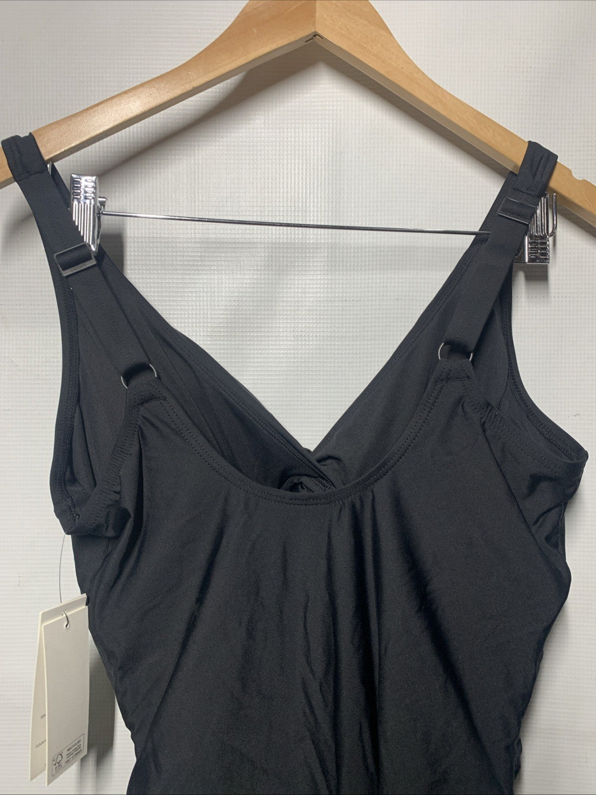 DKNY DI4MS518 One Piece Twist Front Keyhole Swimsuit Black Swimwear Size Large