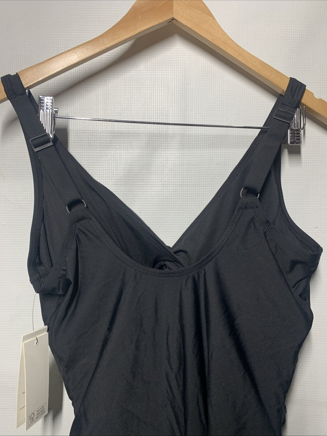 DKNY DI4MS518 One Piece Twist Front Keyhole Swimsuit Black Swimwear Size Large