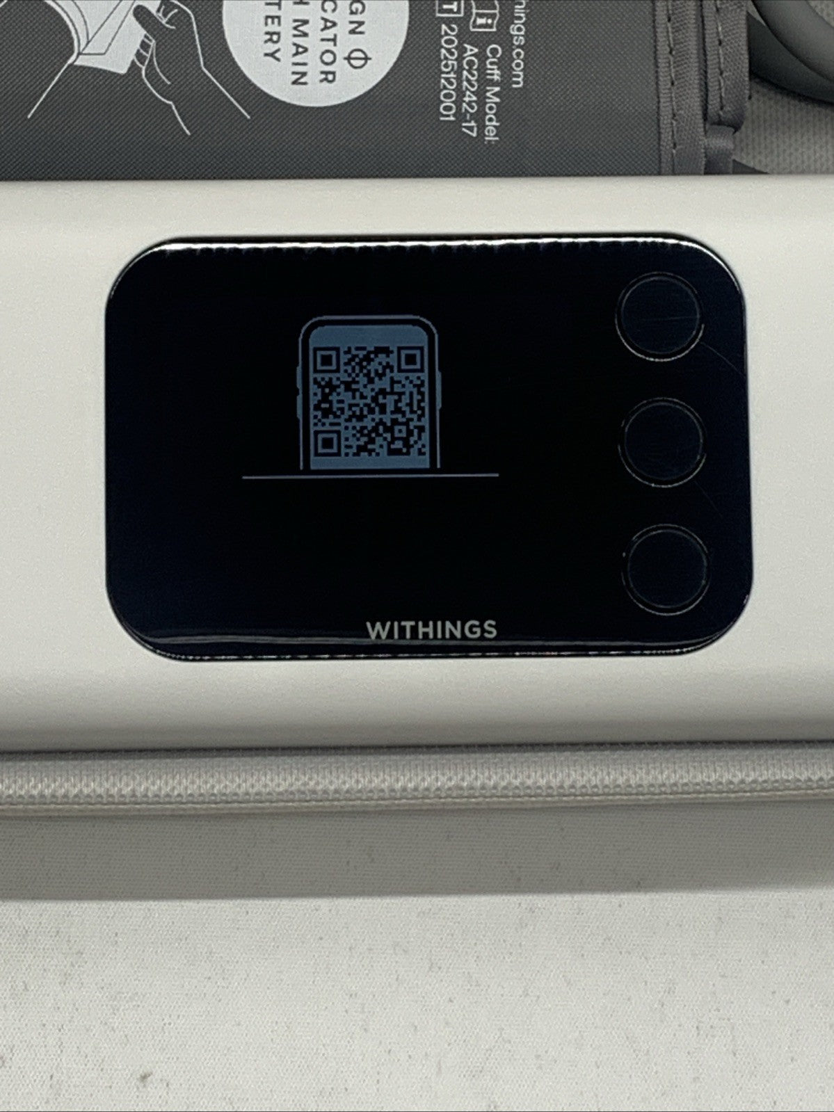 Withings BPM Vision Smart Arm Blood Pressure Monitor Easy-to-use Battery Powered