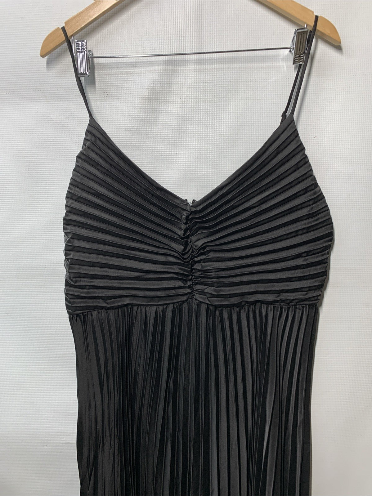 Petal & Pup Naira Pleated Maxi Dress Sleeveless V-neck Evening Wedding Black 16
