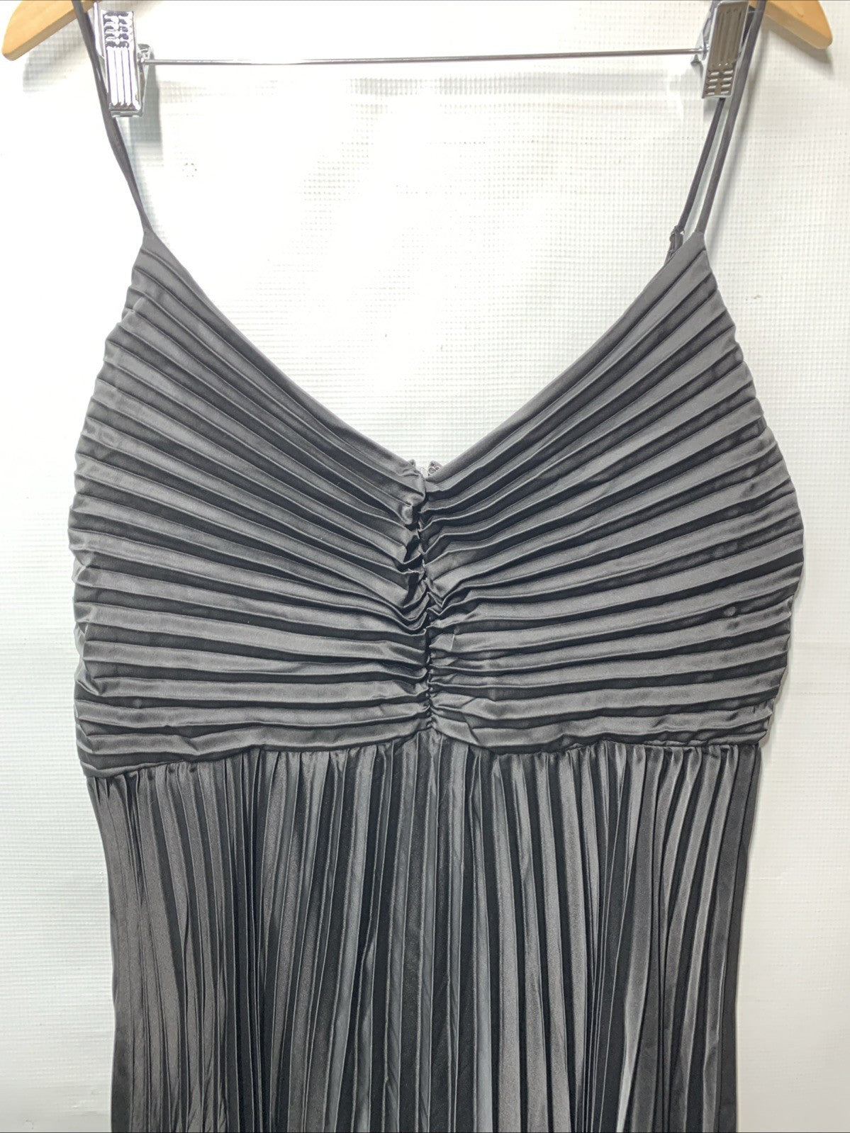 Petal & Pup Naira Pleated Maxi Dress Sleeveless V-neck Evening Wedding Black 16