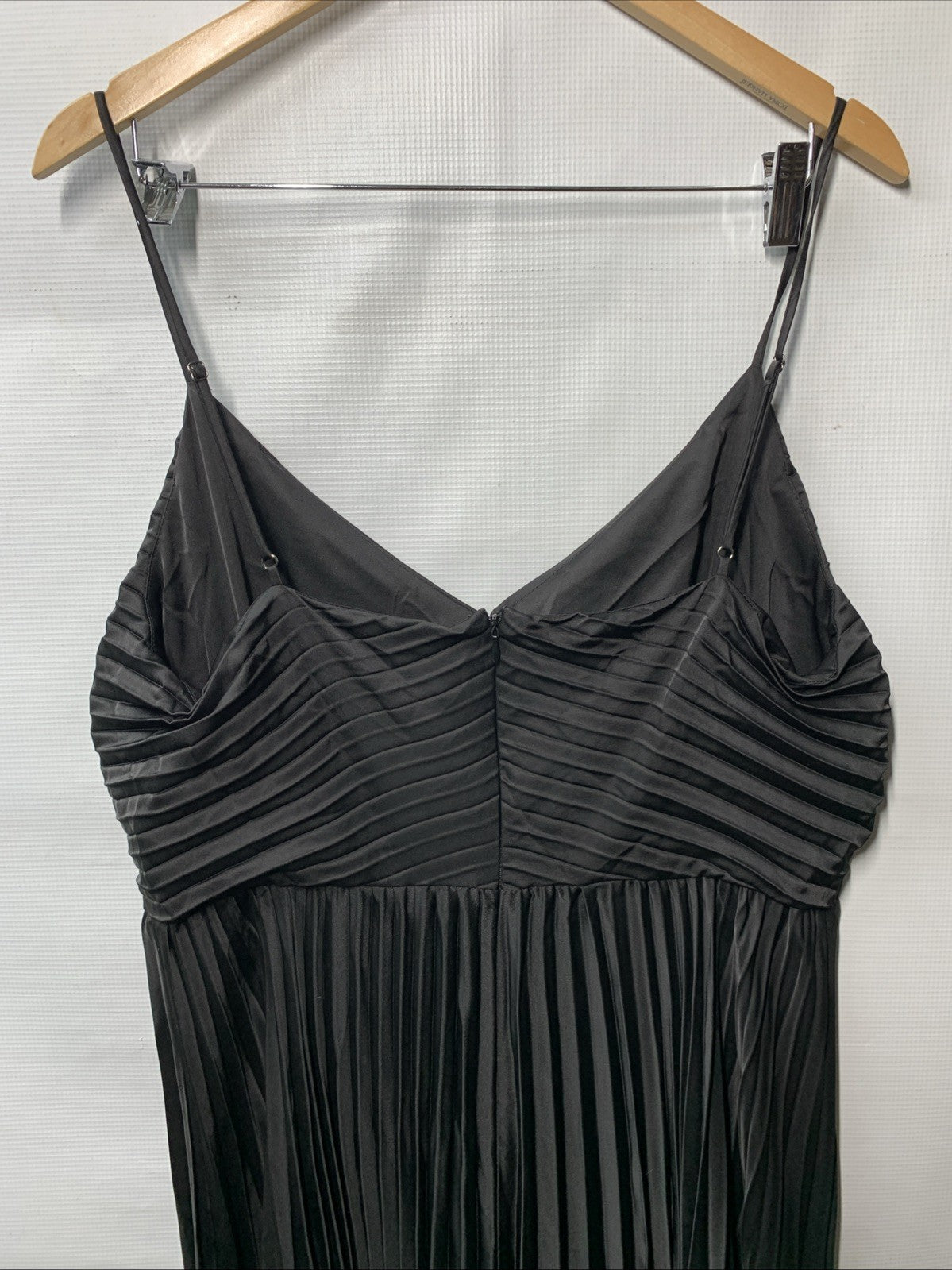 Petal & Pup Naira Pleated Maxi Dress Sleeveless V-neck Evening Wedding Black 16