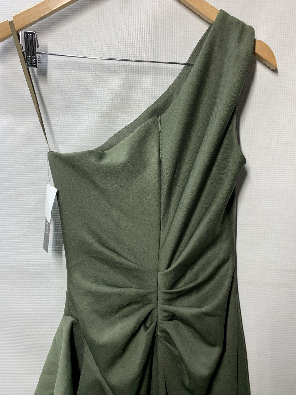 Xscape Women's Off The Shoulder Formal Dress Evening Cocktail Ruffled Size 4