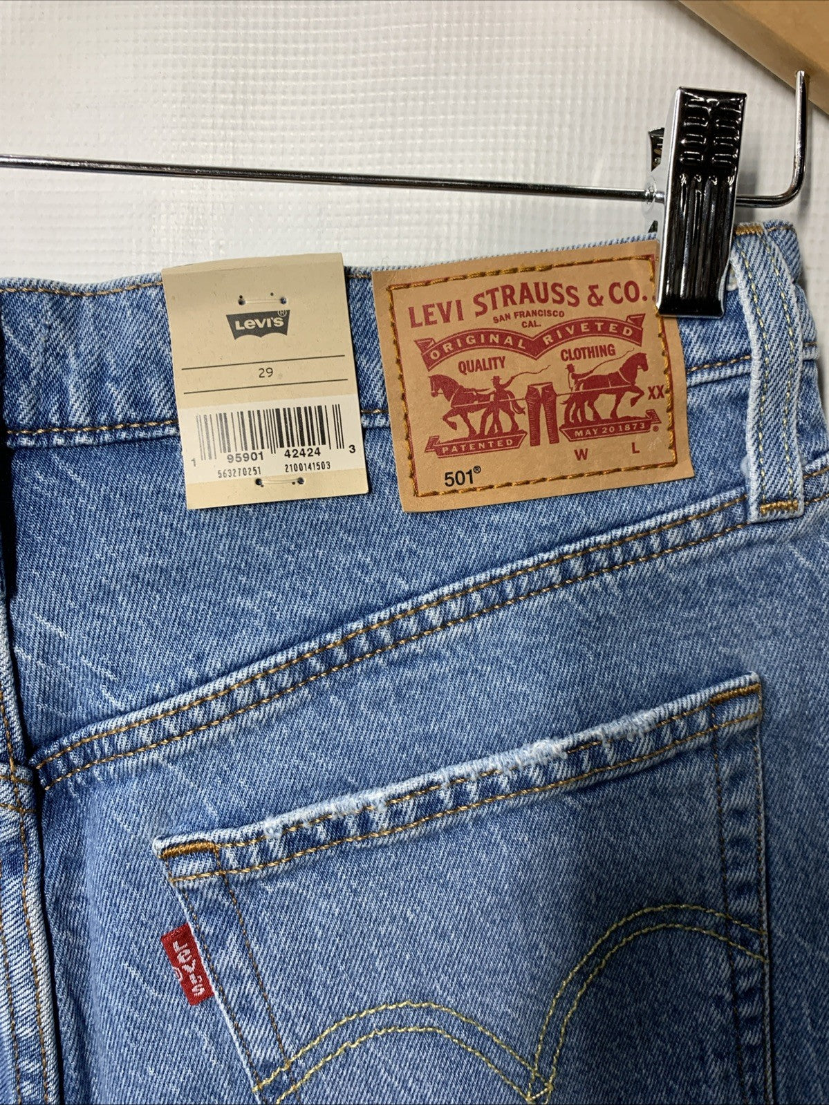 LEVI’S Women's 501 Originals Shorts High Rise Fitted Through The Hip Size 29