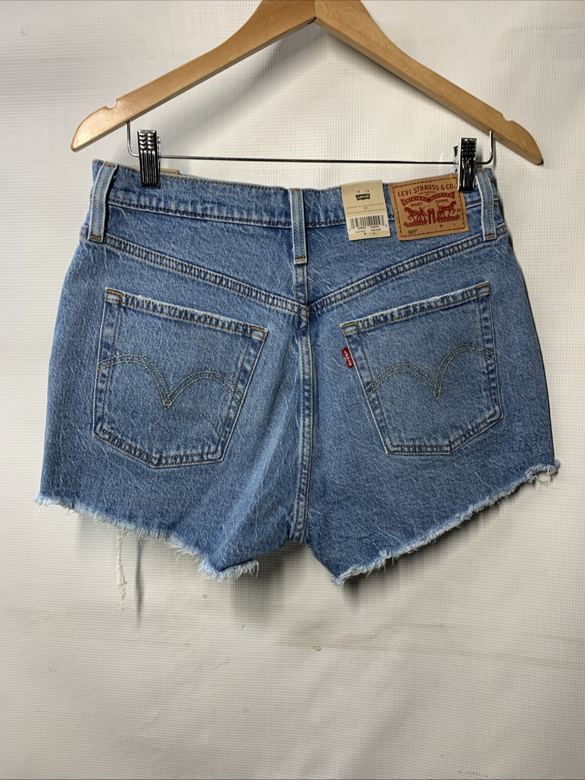 LEVI’S Women's 501 Originals Shorts High Rise Fitted Through The Hip Size 29