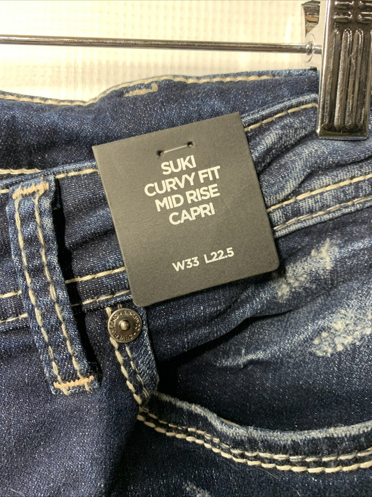 Silver Jeans Co. Women's Suki Capri Curvy Fit Mid Rise Jeans Long Pants 33x22.5