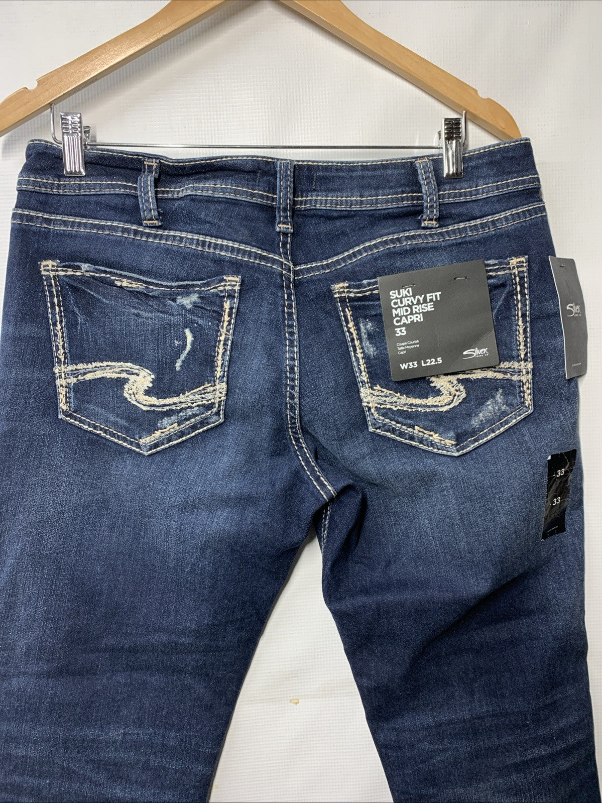 Silver Jeans Co. Women's Suki Capri Curvy Fit Mid Rise Jeans Long Pants 33x22.5