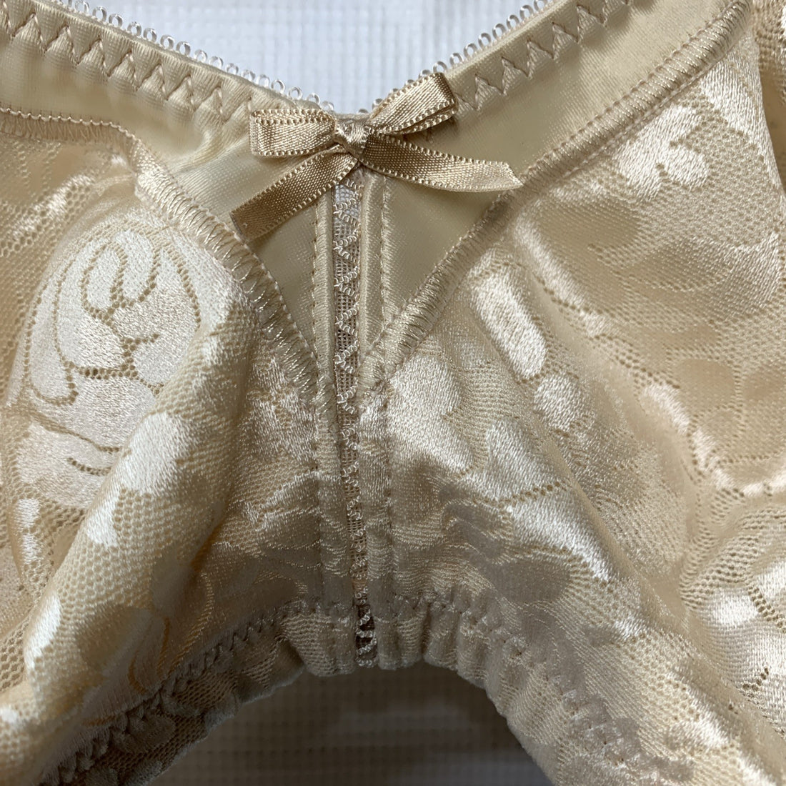 Bali Bra Size 38B Nude Double Support Lace Cool Comfort Wireless Support DF3372
