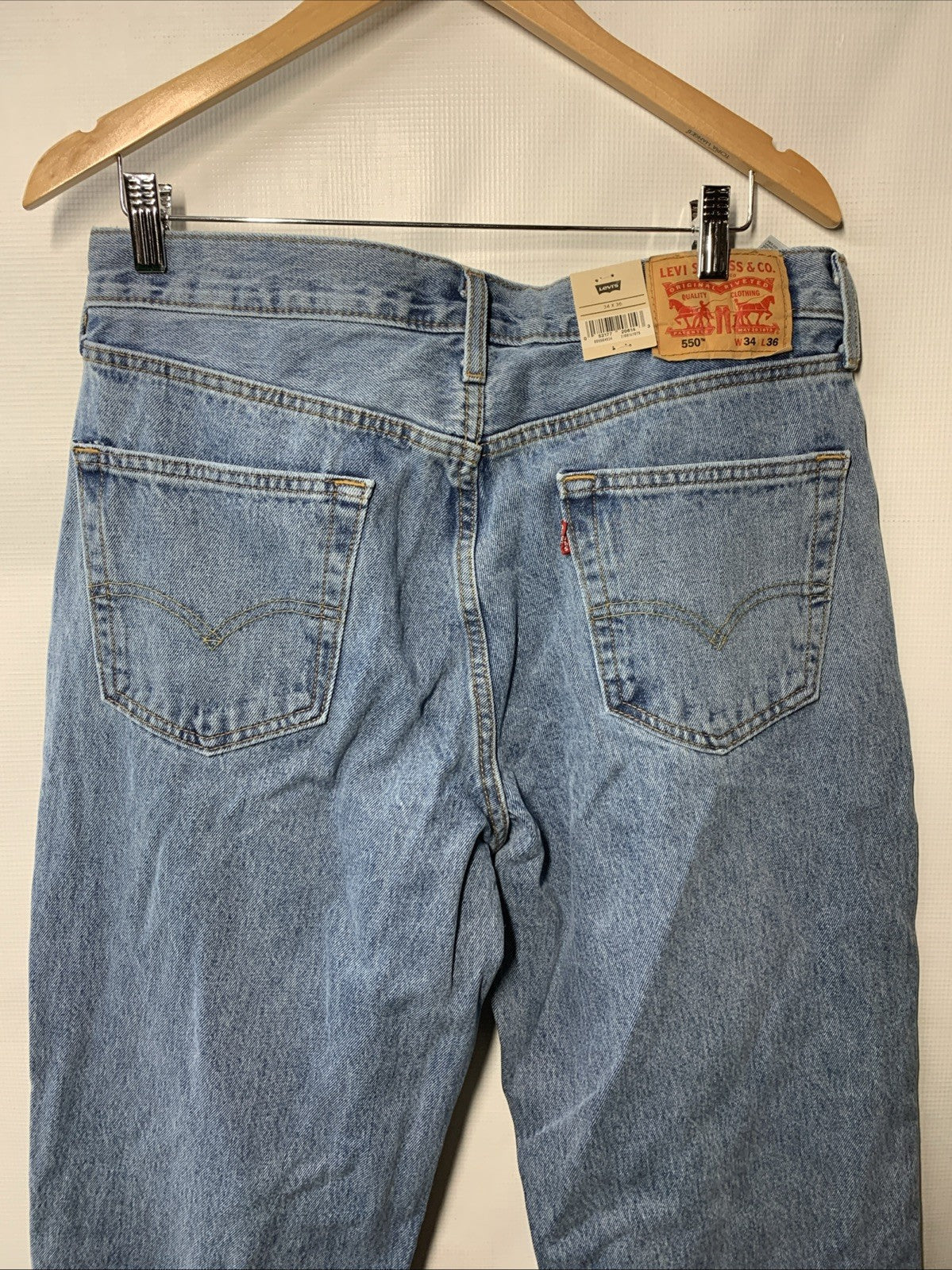 Levis Men’s 550 Relaxed Sit At Your Waist Loose Through Thigh Jeans Size 34x36