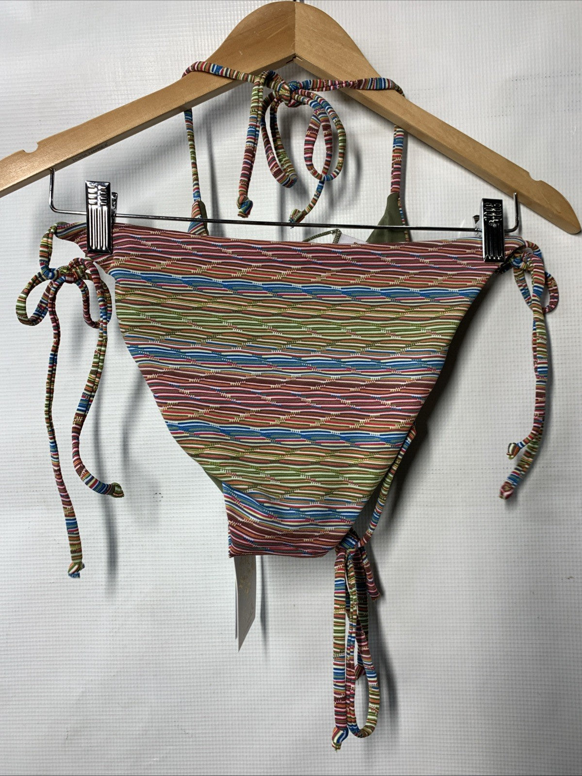 Becca Women's Free Spirit Triangle Top and Tie Side Bottom Bikini Set Medium