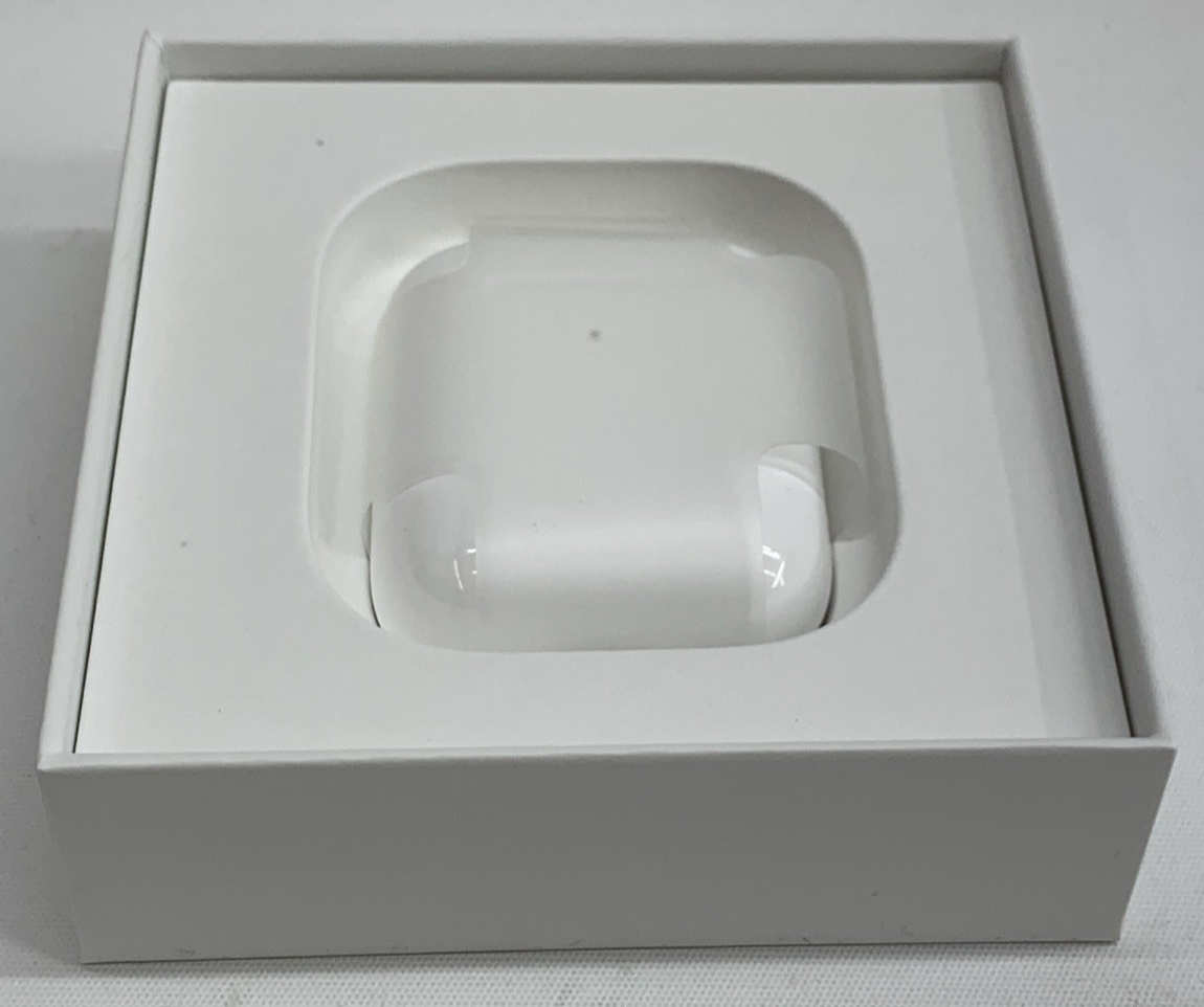 Apple Wireless Charging Case Only for Earphones AirPods MR8U2AM/A OEM White