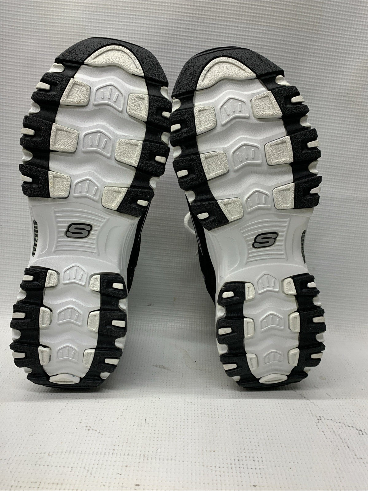 Skechers Women's D'Lites Interlude Memory Foam Sneaker 11978W/BK Sz 10 Wide Fit