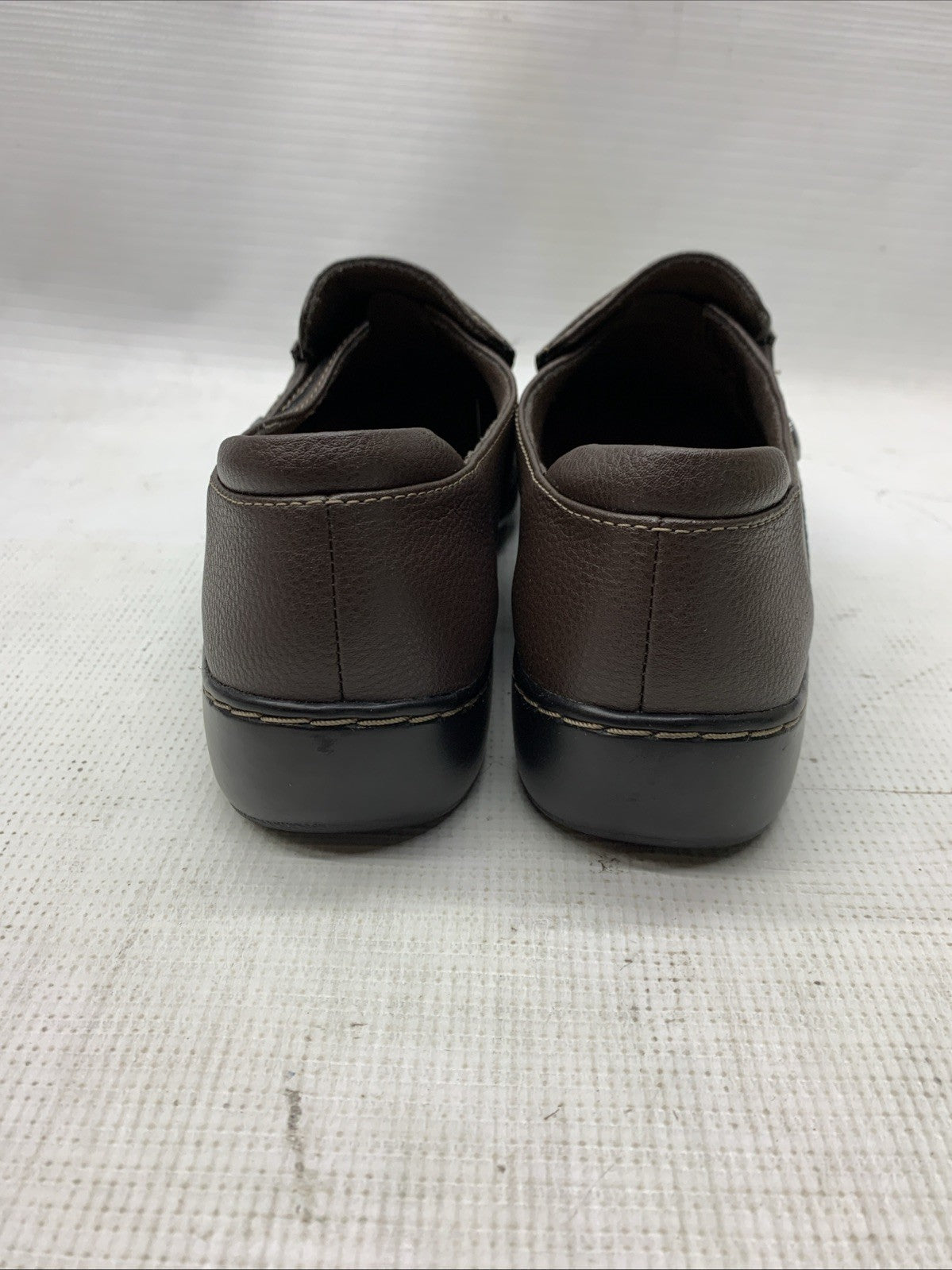 Women's Clarks Collection Cora Poppy Shoes Dark Brown Tumbled Pull-on Size 10