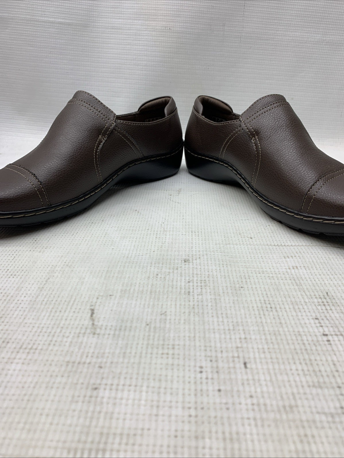 Women's Clarks Collection Cora Poppy Shoes Dark Brown Tumbled Pull-on Size 10