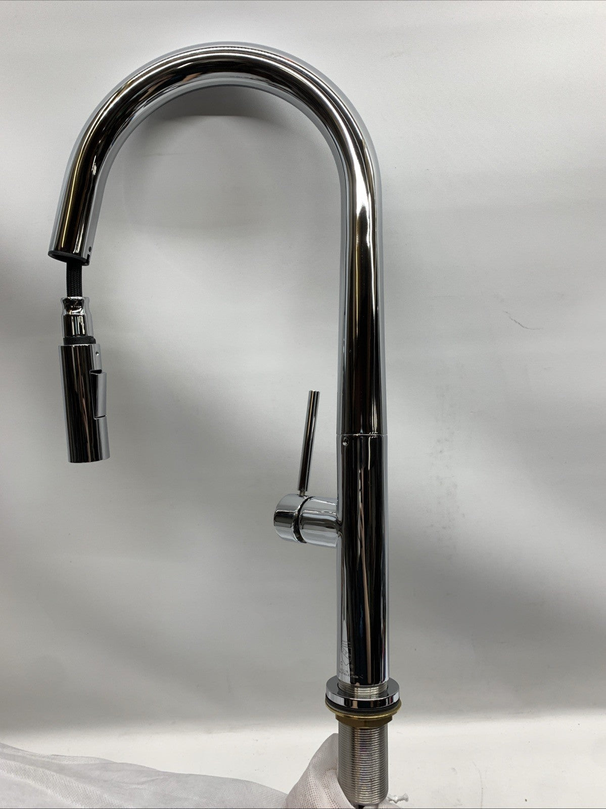 Vigo VG02029CH Greenwich 1.8GPM Single-Handle Pull-Down Sprayer Kitchen Faucet