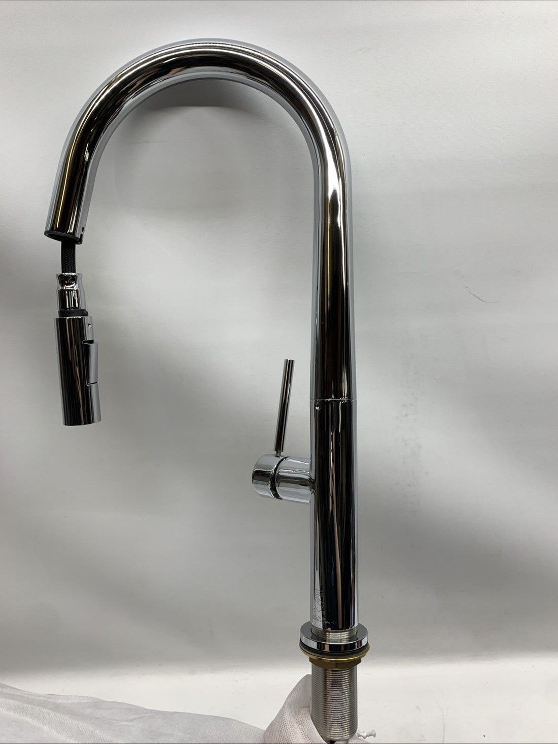 Vigo VG02029CH Greenwich 1.8GPM Single-Handle Pull-Down Sprayer Kitchen Faucet