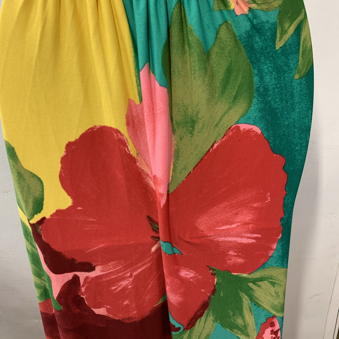 London Times Women's Vibrant Floral V-Neck Sleeveless A-line Maxi Dress Size 6